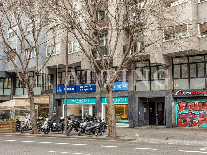 Foto 12c9808e-13e3-4be3-8561-74e9dbe85c4f. Rent office space in calle travessera de les corts 241 in Barcelona