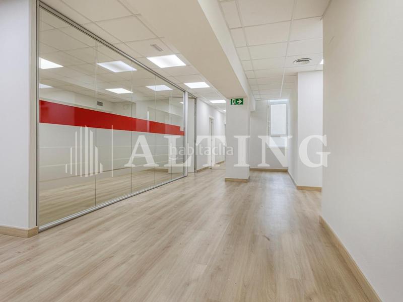 Foto 24feb381-02f9-4210-a7eb-a16b808b89a5. Rent office space in calle travessera de les corts 241 in Barcelona