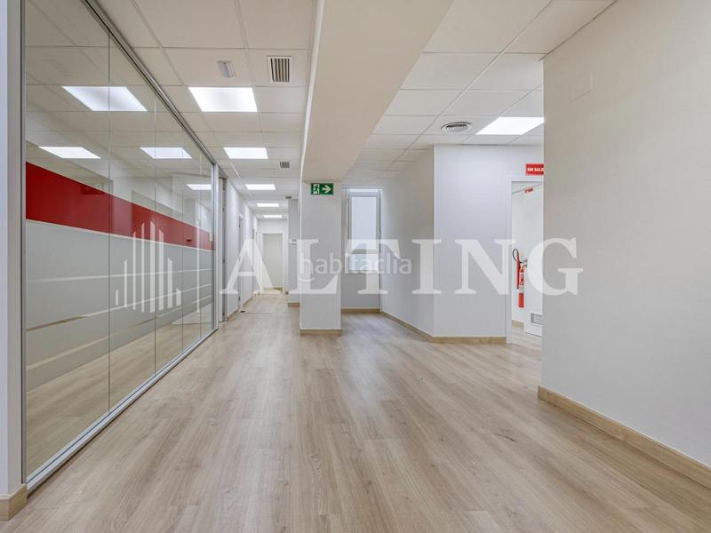 Foto 2fe2c4d9-12a3-42a2-aa31-6012424604f6. Rent office space in calle travessera de les corts 241 in Barcelona