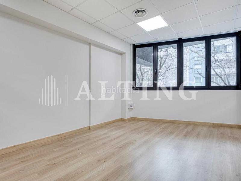 Foto 5efca17b-6a26-4d8c-b887-86ef06f84369. Rent office space in calle travessera de les corts 241 in Barcelona