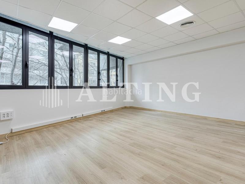 Foto 8f665f43-935e-4f7d-8939-b59fad9231ed. Rent office space in calle travessera de les corts 241 in Barcelona