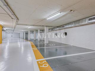 Location Parking voiture à Calle alfons xii 10. Plaza de parking doble en alquiler en el edificio de nueva const