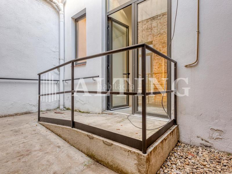 Foto 3a9163f7-14d9-4b82-bd5c-7d7819ba9471. Location local commercial dans El Poble Sec - Parc de Montjuïc Barcelona