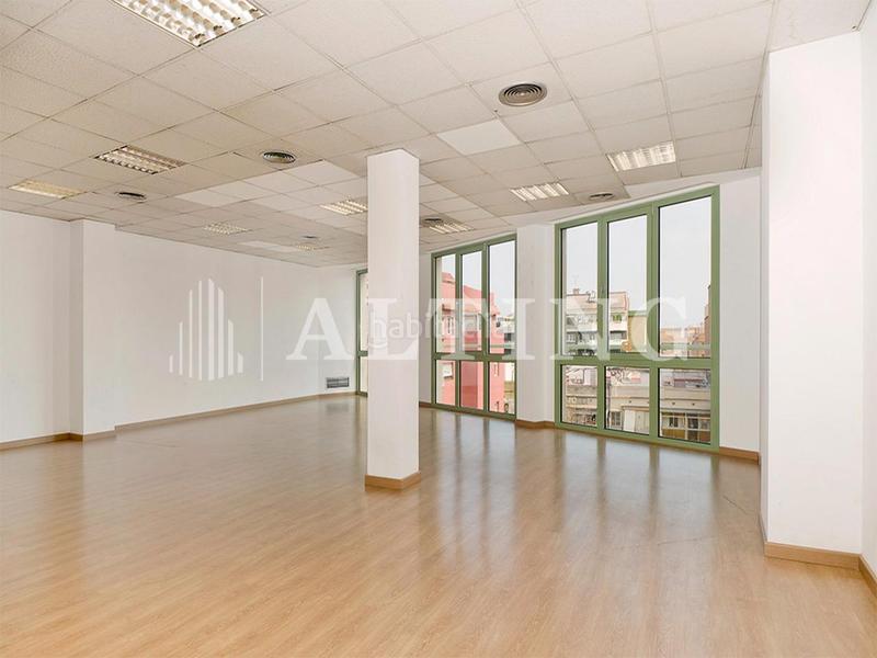 Foto 2bb4d84b-b537-4483-8f71-01857d425ecf. Alquiler oficina espaciosas oficinas en alquiler junto a sagrada familia en Barcelona