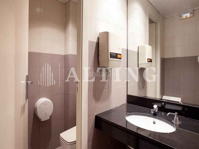 Foto 6a48a940-b61e-48f3-96df-8741a5aaaf71. Alquiler oficina espaciosas oficinas en alquiler junto a sagrada familia en Barcelona