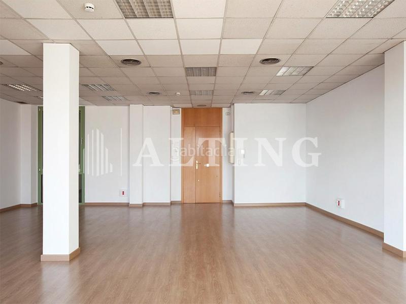 Foto e8e7c82a-fcdb-4872-9c1b-21e07bfd27d6. Alquiler oficina espaciosas oficinas en alquiler junto a sagrada familia en Barcelona