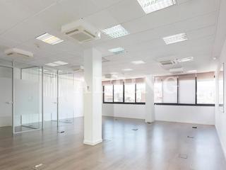 Miete Büro  Gran vía corts catalanes. Luminosas oficinas en alquiler en la dreta del eixample