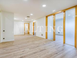 Lloguer Oficina  Carrer tenor viñas. Reformadas y luminosas oficinas de 281m en alquiler junto al tur
