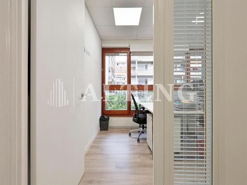 Foto 688a52dd-2148-49a2-a48d-49706d6a2664. Affitto ufficio con riscaldamento in Sarrià Barcelona