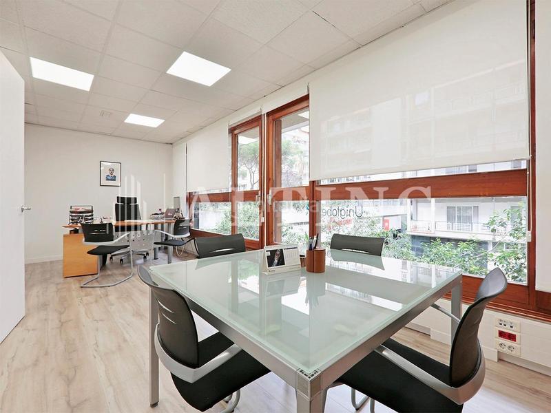 Foto 0b45bd45-e335-49c5-ac79-f0ce7b58ef4e. Alquiler oficina excelentes oficinas en alquiler junto al paseo de manuel girona en Barcelona