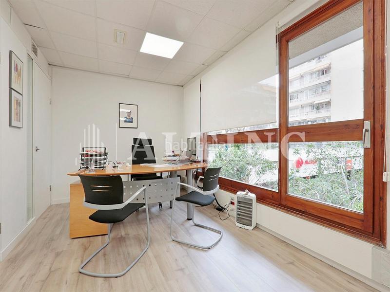 Foto 21120465-10b1-41bd-9819-39fd492adfd2. Alquiler oficina excelentes oficinas en alquiler junto al paseo de manuel girona en Barcelona