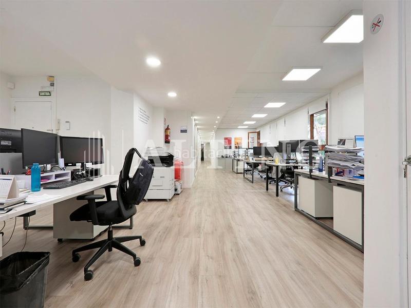 Foto 69a5aa29-7749-45c0-b21c-252065dc76c7. Alquiler oficina excelentes oficinas en alquiler junto al paseo de manuel girona en Barcelona