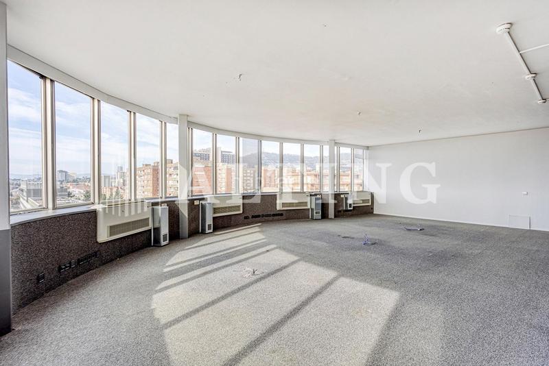 Foto 8bf513a7-4db2-4dbc-a810-1439f5ffef67. Location bureau avec chauffage dans Barri de les Corts Barcelona