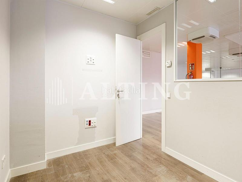 Foto a4f7e8dd-58ab-42a8-b09d-55a5341c784e. Location bureau avec chauffage dans Dreta de l´Eixample Barcelona