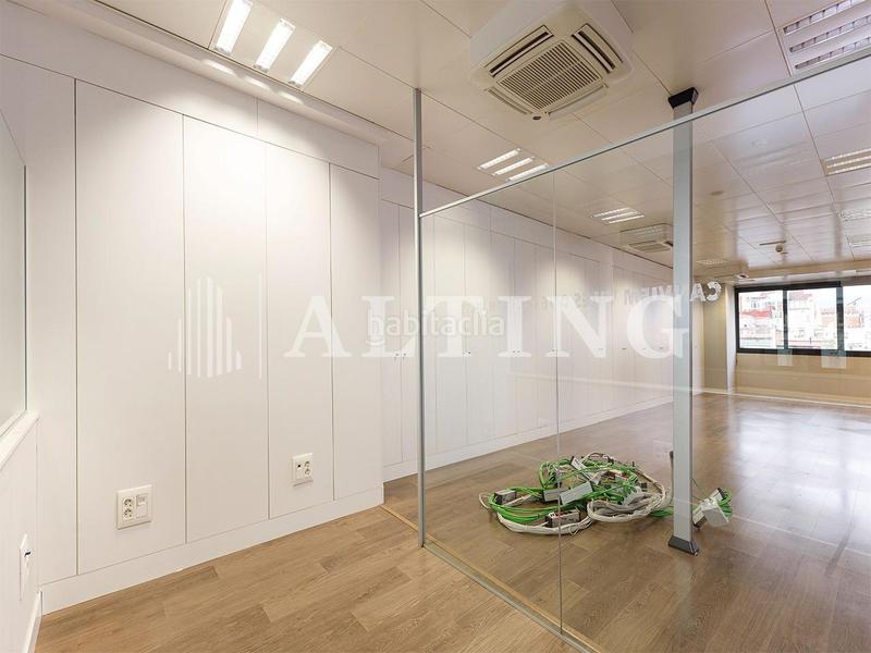Foto cf9c0f2c-6553-4bbf-963a-4f9e88611a38. Location bureau avec chauffage dans Dreta de l´Eixample Barcelona