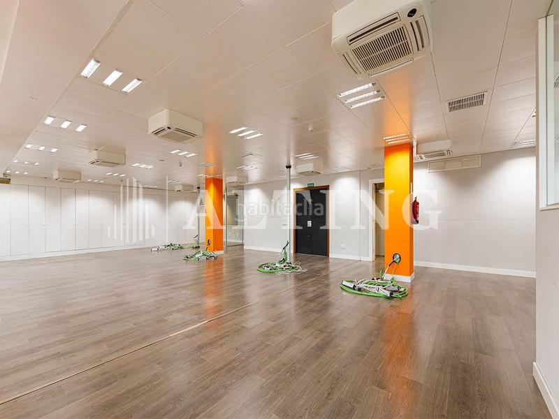 Foto b7578193-f3f8-45b2-a72d-ecb868bc9151. Miete büro mit heizung in Dreta de l´Eixample Barcelona