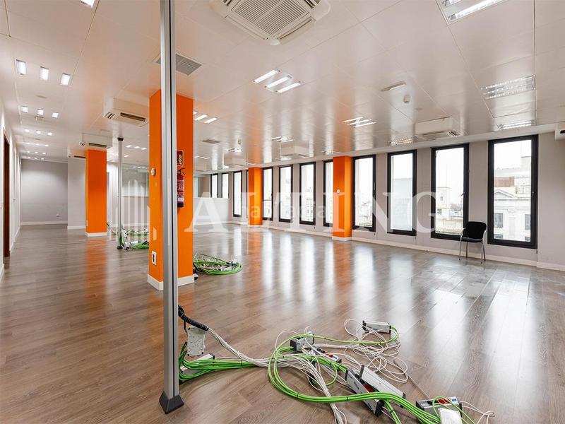 Foto c3bb1f8c-369e-466d-9eed-429ed29937b1. Rent office space with heating in Dreta de l´Eixample Barcelona