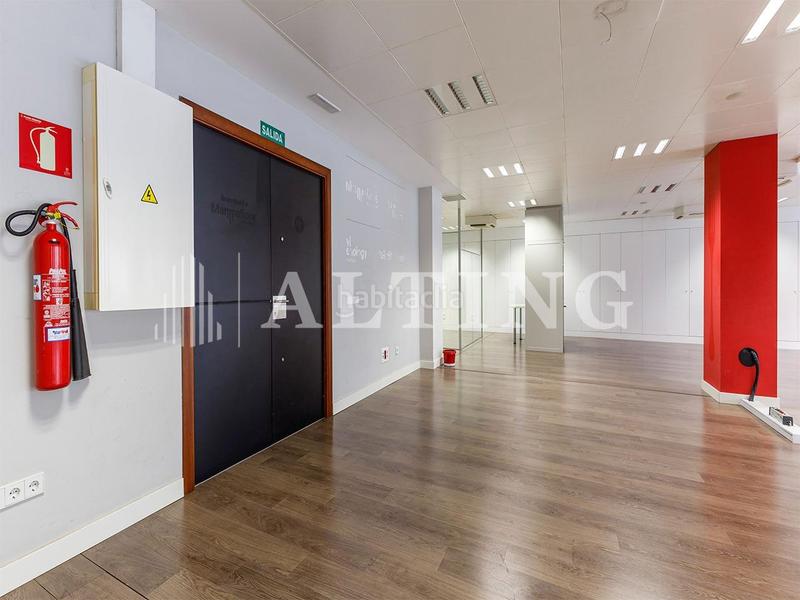 Foto 3d8e84fa-2e23-488d-b3b2-62d8b9d90252. Lloguer oficina amb calefacció a Dreta de l´Eixample Barcelona