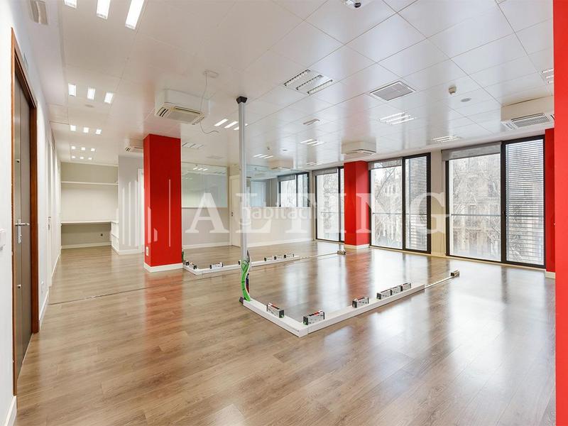 Foto 63d2e46d-2a01-4acf-a9d5-22f37ee05990. Location bureau avec chauffage dans Dreta de l´Eixample Barcelona