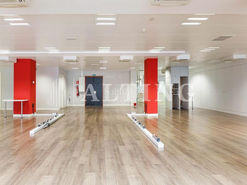 Foto ee4d8a25-8896-45a8-b9d0-c9fed8337fa1. Location bureau avec chauffage dans Dreta de l´Eixample Barcelona