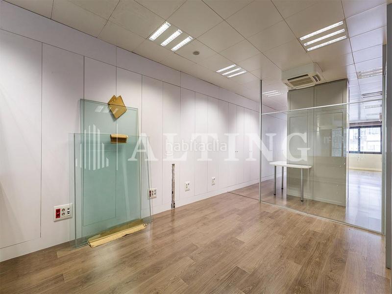 Foto 9885cb8c-5c0b-4155-97d9-3e0d7dffde12. Miete büro mit heizung in Dreta de l´Eixample Barcelona