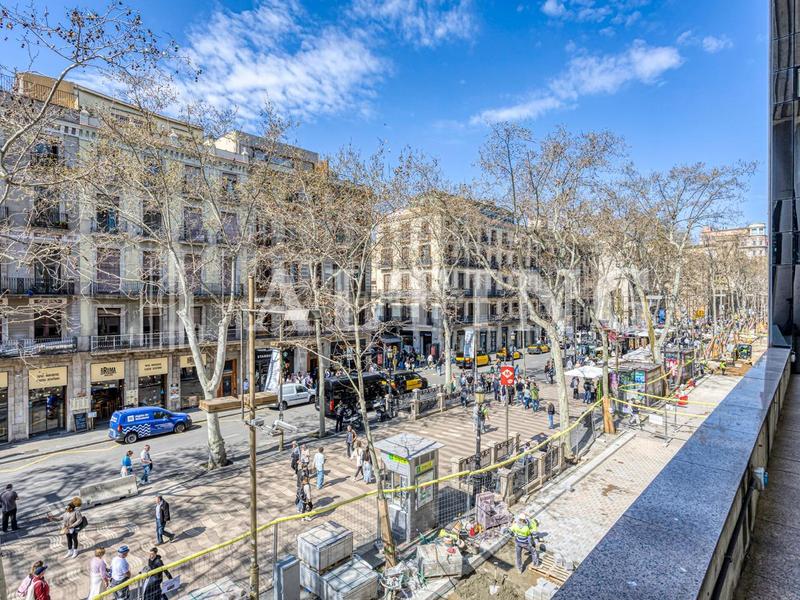 Foto 34049842-d51c-4cef-a8b7-2ae7b2390e9d. Alquiler oficina exclusivas oficinas de 480m más 482m de terrazas en alquiler en la rambla en Barcelona