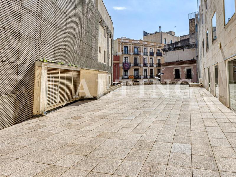Foto 8c3f9d26-49f5-4208-a0af-05d758b16dd0. Alquiler oficina exclusivas oficinas de 480m más 482m de terrazas en alquiler en la rambla en Barcelona