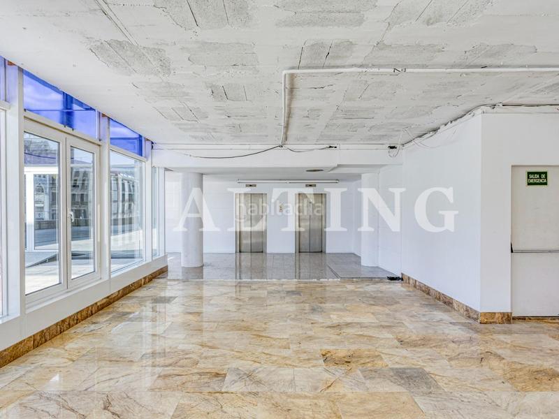 Foto fdce9a9b-44e9-43cb-96cb-b48334db6c85. Alquiler oficina exclusivas oficinas de 480m más 482m de terrazas en alquiler en la rambla en Barcelona