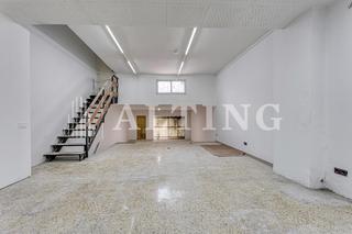 Alquiler Local Comercial  Carrer vallespir. Amplio local comercial en alquiler en la calle vallespir