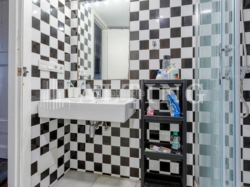 Foto ddf06717-1508-47ab-9487-813e8a3beb71. Piso magnífica propiedad reformada en finca señorial junto a las ramblas en Barcelona