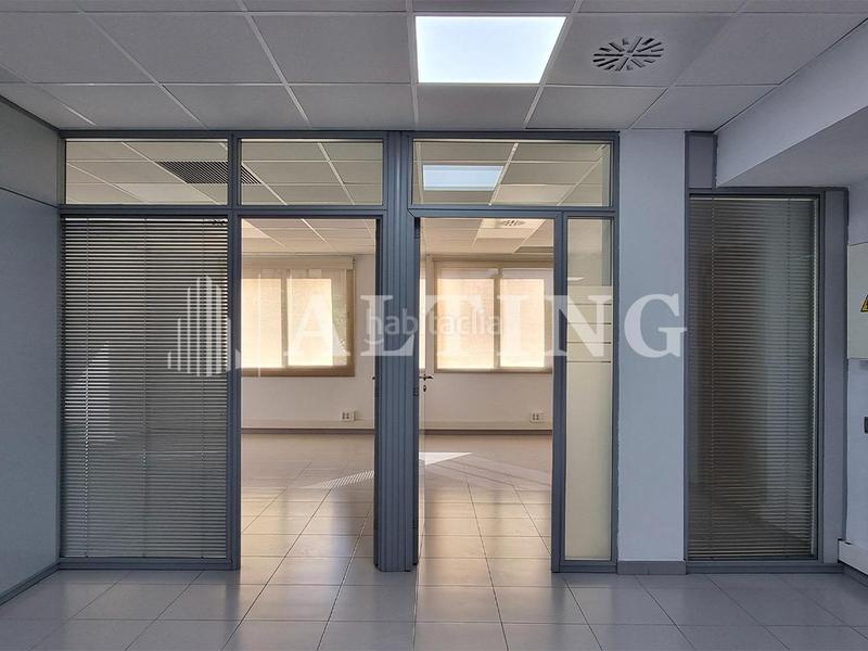 Foto 4a06c36f-6144-4ace-b607-9d77f0d8e6bb. Alquiler oficina s reformadas de 211m en centença con caragó en Barcelona