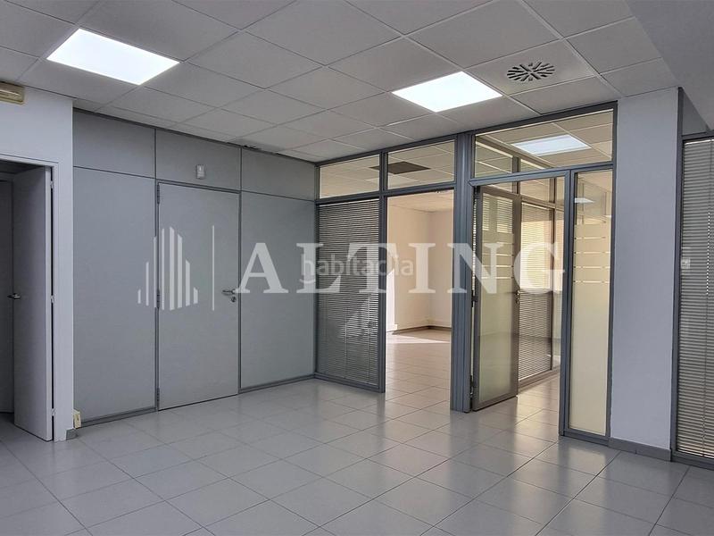 Foto 9e31348e-868a-4b8a-8e85-d3767d5ba5ed. Alquiler oficina s reformadas de 211m en centença con caragó en Barcelona