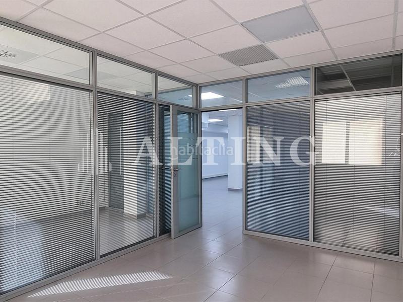 Foto db85bd82-da09-4070-8a26-4459c5ec57f1. Lloguer oficina a La Nova Esquerra de l´Eixample Barcelona