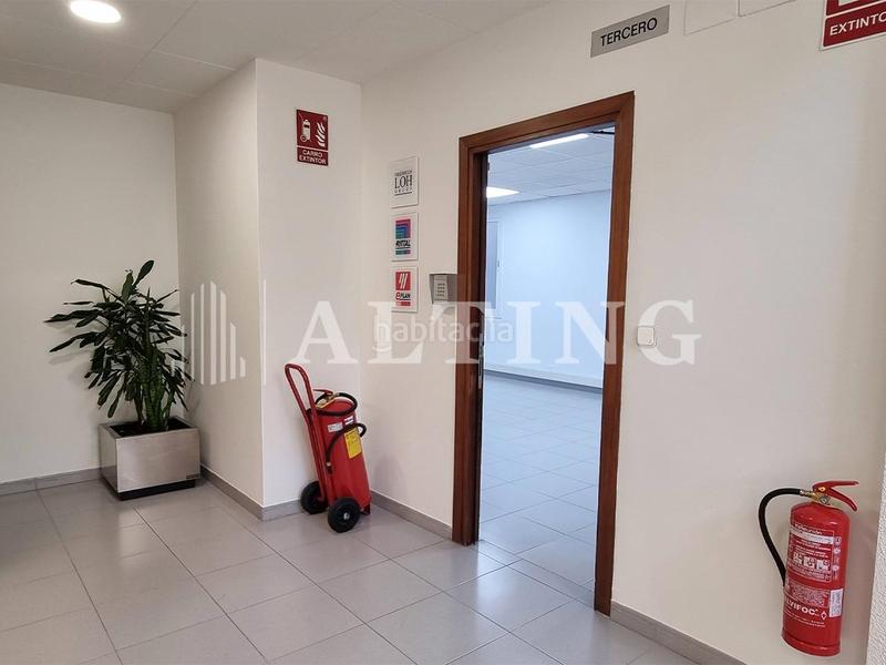 Foto a89e3821-fc54-44ce-a8a5-3d0e1cc3e41b. Location bureau dans La Nova Esquerra de l´Eixample Barcelona