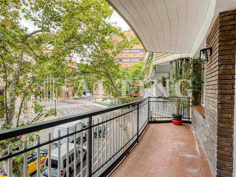 Foto 869d4377-16fd-4c6c-b903-02f18d1fb781. Alquiler piso fabuloso piso de 143m con terraza en ganduxer con gregori taumaturg en Barcelona