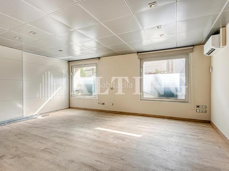 Foto 175a81df-a0cb-43a5-a29f-61606093d21f. Alquiler oficina exclusivo local comercial de 190 m en Sarriàpedralbes con amplia fachada acristalada en Barcelona