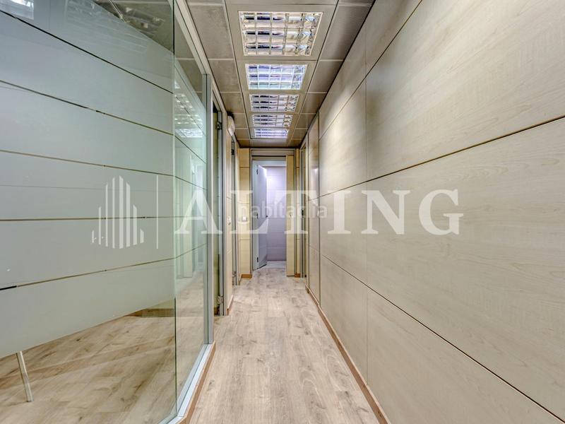 Foto eb0a8e04-7693-43a1-b7fd-9713907f9bdf. Alquiler oficina exclusivo local comercial de 190 m en Sarriàpedralbes con amplia fachada acristalada en Barcelona