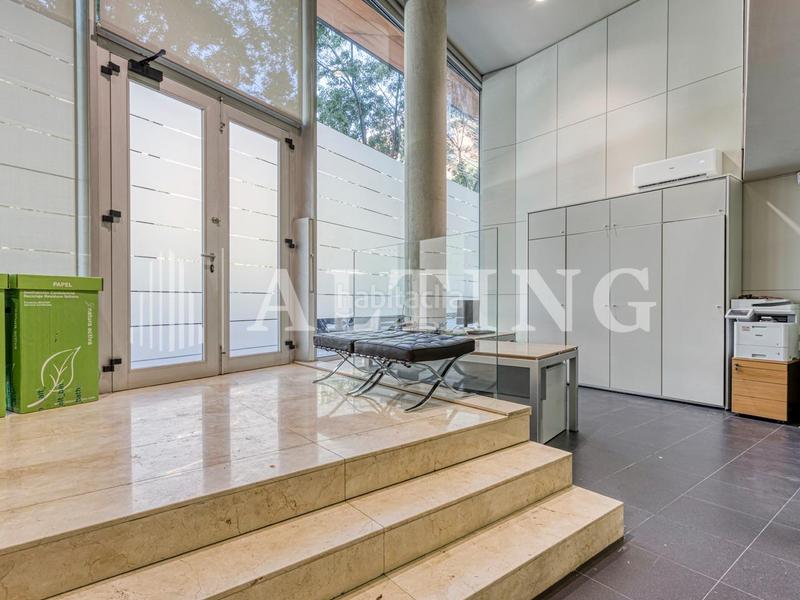 Foto ef0144d2-3cd2-413a-8a7d-008d337ba584. Alquiler oficina exclusivo local comercial de 190 m en Sarriàpedralbes con amplia fachada acristalada en Barcelona