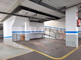 Aparcament cotxe a Calle de provença 196. Plaza de parking en leixample, junto al hospital clínic