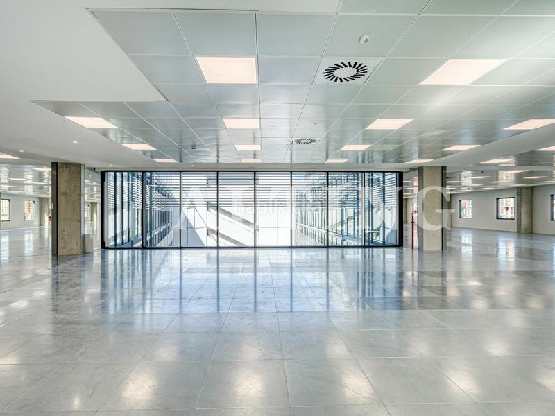 Foto 579e10b0-ed8a-4e3f-84d0-ac23e16d88aa. Location bureau avec chauffage dans Provençals del Poblenou Barcelona