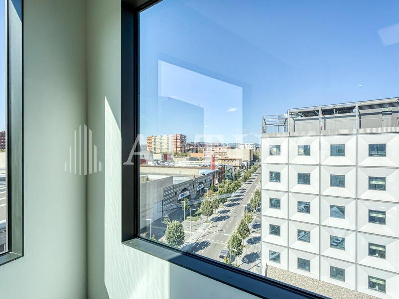 Foto 470c272c-d2b0-49ae-be91-8c311ac5474a. Rent office space with heating in Provençals del Poblenou Barcelona