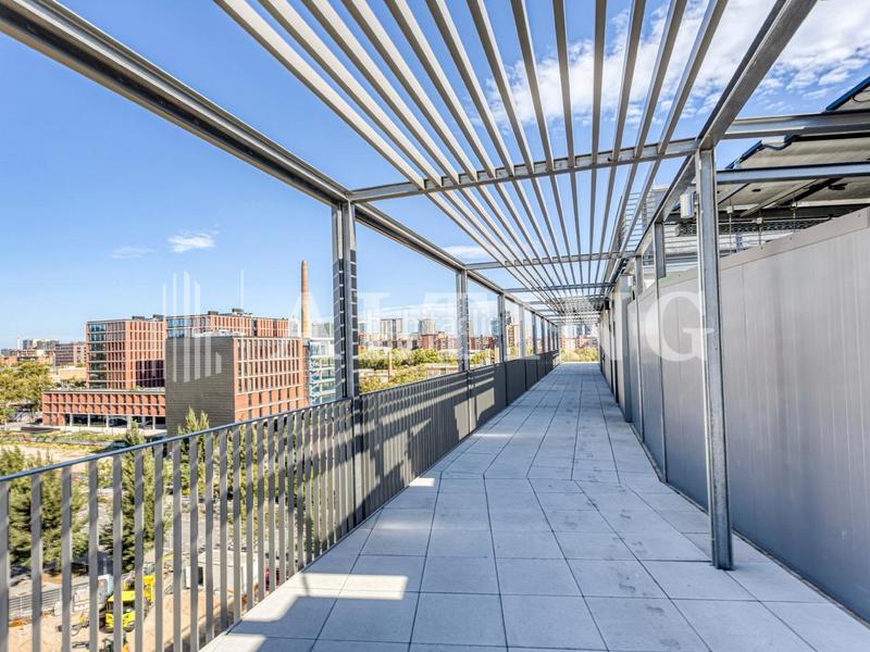 Foto cb5d560a-b3bc-4d67-aaf1-8d606fe8e272. Rent office space with heating in Provençals del Poblenou Barcelona