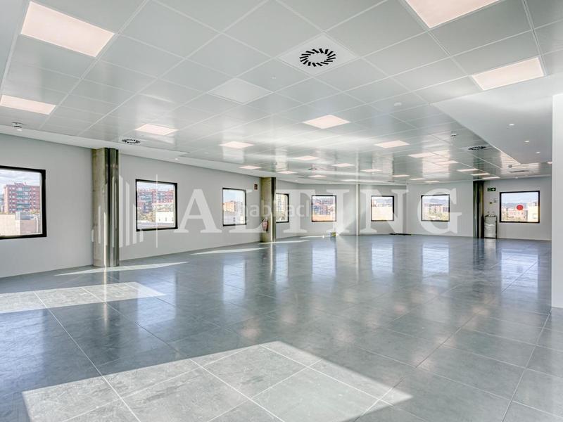 Foto 6d1d3cc1-61e4-40fc-a633-2ccc2fa7a48b. Location bureau avec chauffage dans Provençals del Poblenou Barcelona