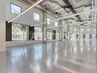 Miete Geschäftsraum in Carrer carrer de pere iv, 428 428. Espacio comercial diáfano y versátil en el 22 de barcelona