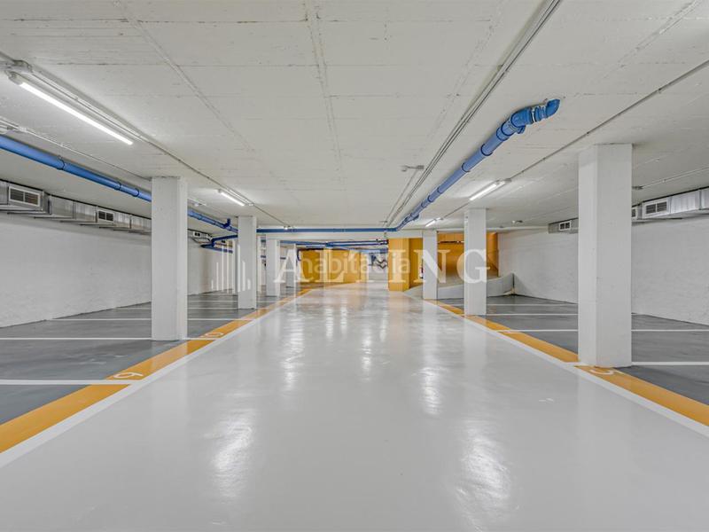 Foto 0a3acb78-af8a-4b4a-b0fa-a34ca95961cb. Location parking voiture dans calle alfons xii 10 dans Barcelona