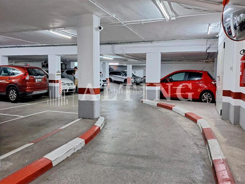 Foto 86202ccd-9f73-4d83-81c7-cc7b7d8eaa56. Parking voiture dans Barri de les Corts Barcelona