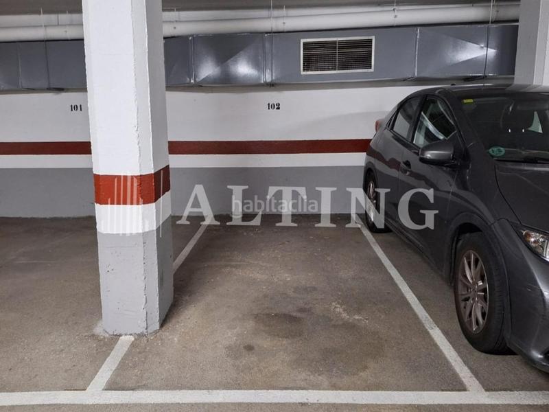 Foto be2409f9-38ad-4657-b41f-45d6de477cc9. Parking voiture dans Barri de les Corts Barcelona