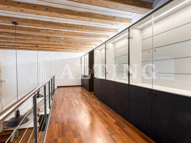 Foto 27902145-6166-4f6b-bd32-dbbac9449f92. Local comercial  reformado con encanto histórico en el gótico en Barcelona