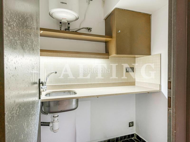 Foto 67b2574c-3f41-4e16-807a-db680d55588f. Local comercial  reformado con encanto histórico en el gótico en Barcelona