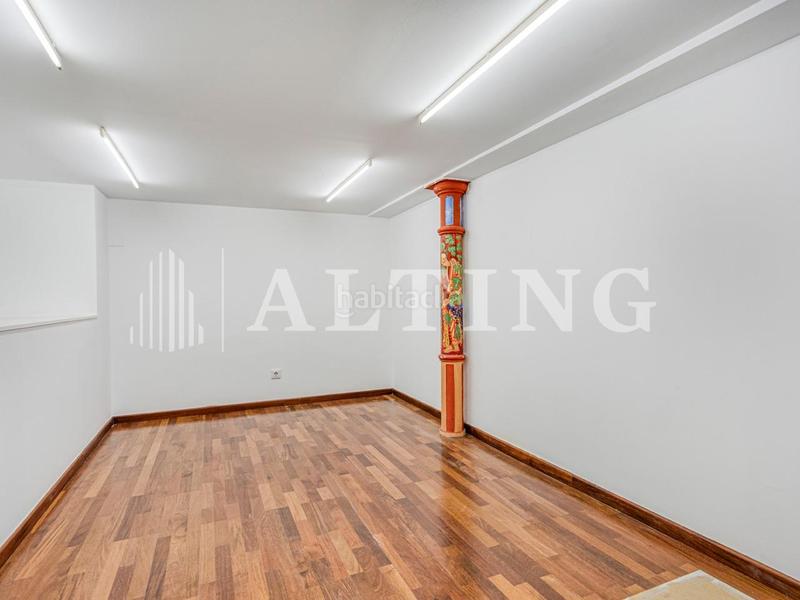 Foto b68ac567-0a11-48c2-a76f-c0f9fc269772. Local comercial  reformado con encanto histórico en el gótico en Barcelona